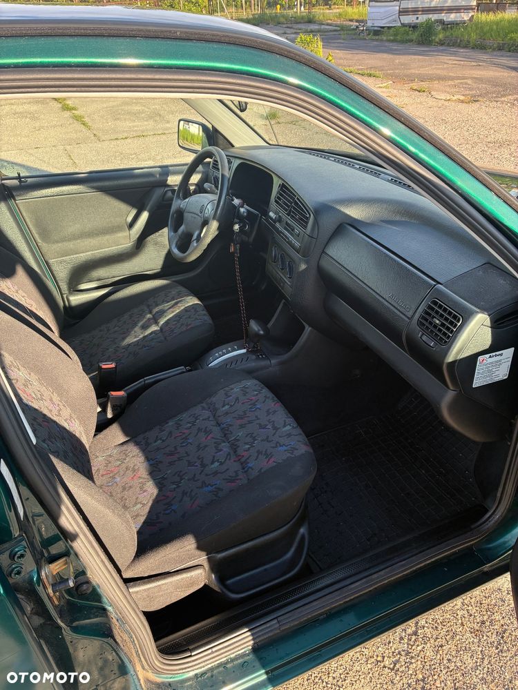 Volkswagen Golf - 6
