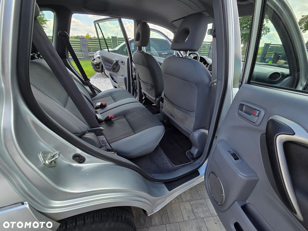 Toyota RAV4 - 13