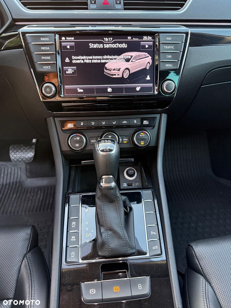 Skoda Superb 2.0 TDI L&K DSG - 18