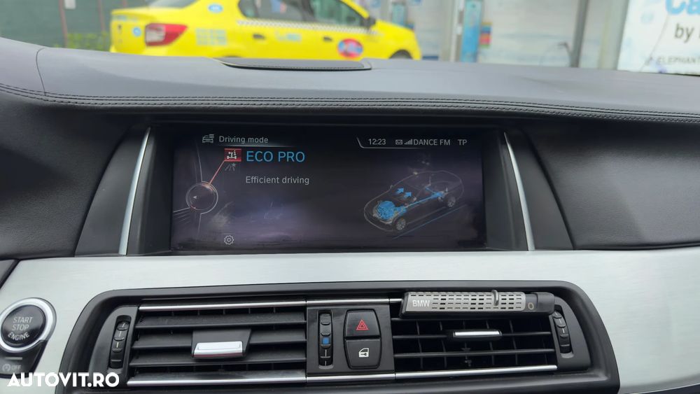 BMW Seria 5 535d xDrive AT - 35
