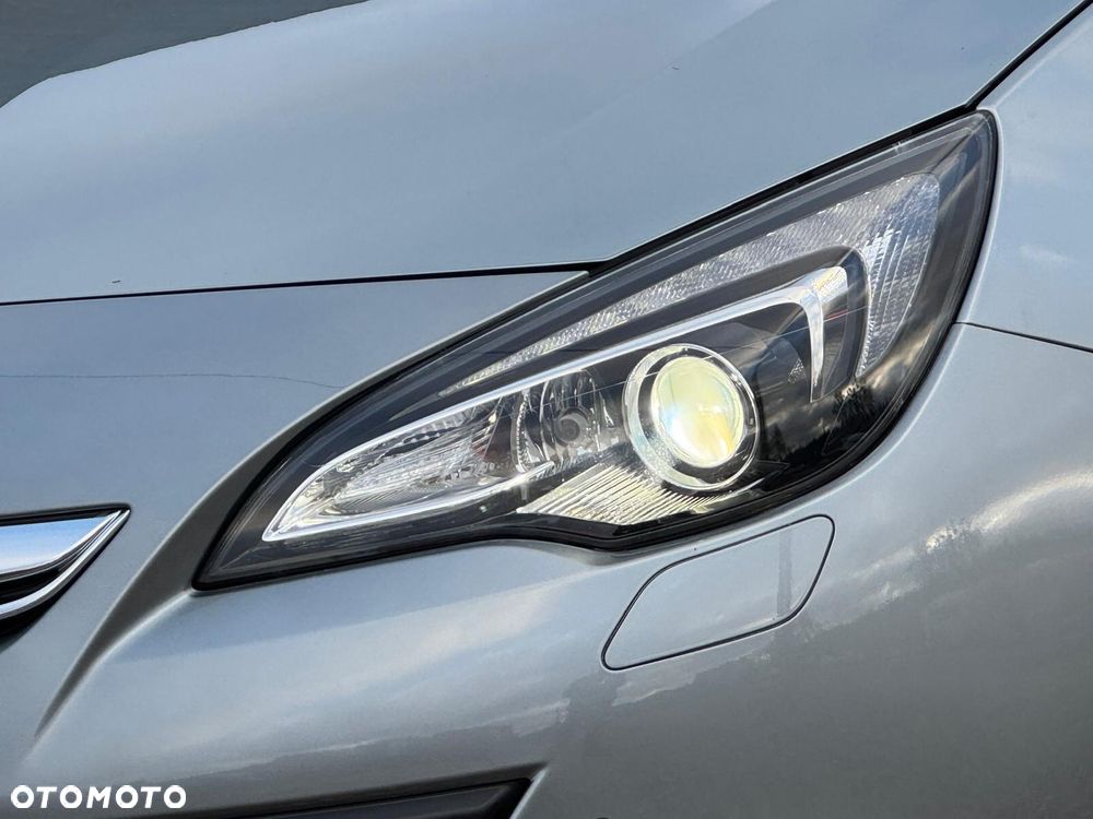 Opel Astra 1.6 Turbo Cosmo - 6
