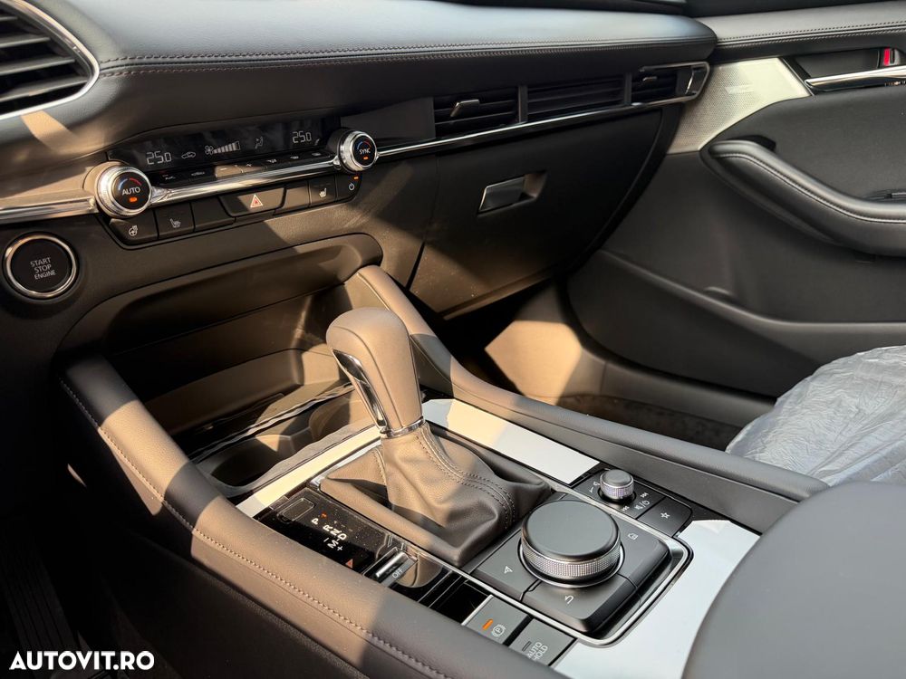 Mazda 3 e-Skyactiv X186 AT MHEV Exclusive-Line - 12