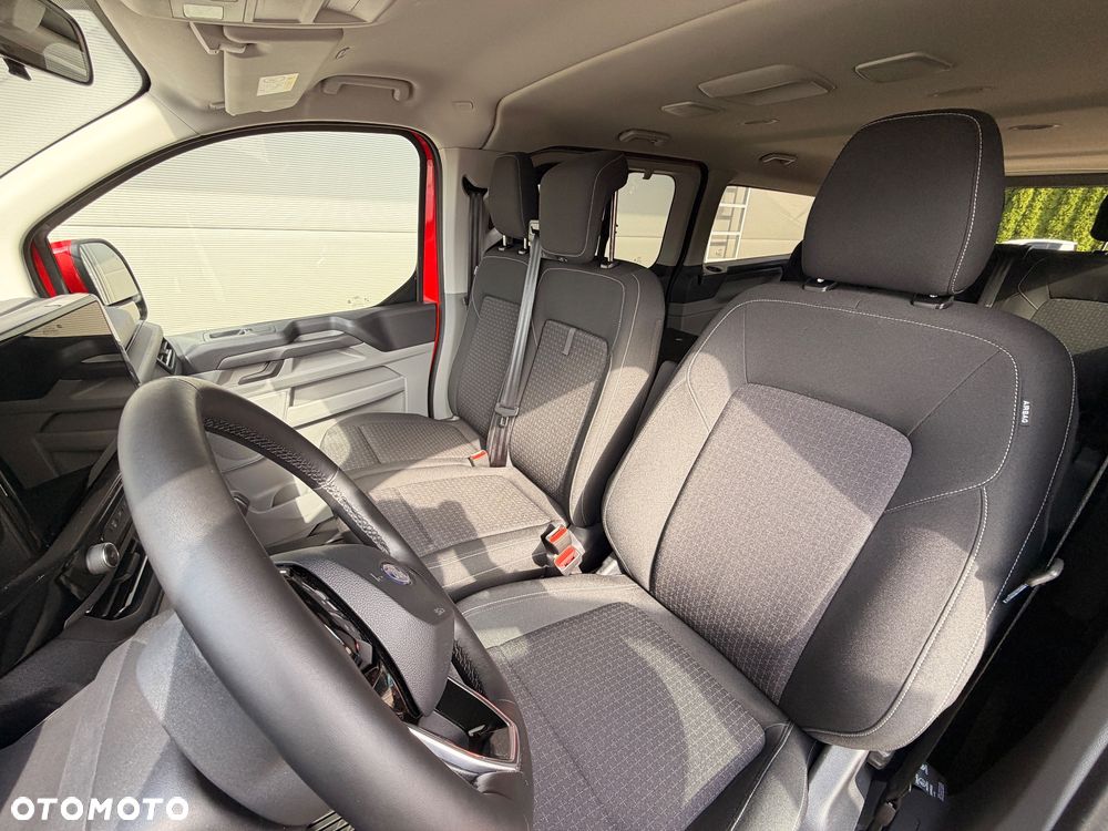 Ford Tourneo Custom - 20