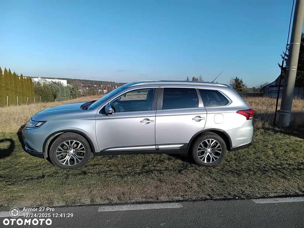 Mitsubishi Outlander - 1