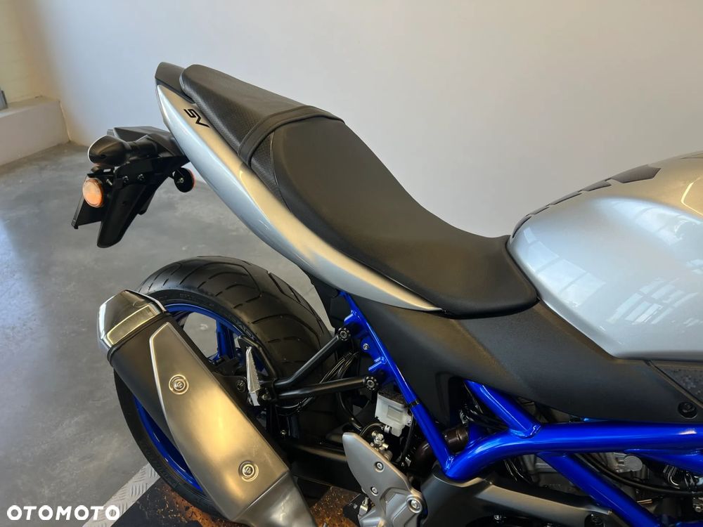 Suzuki SV - 25