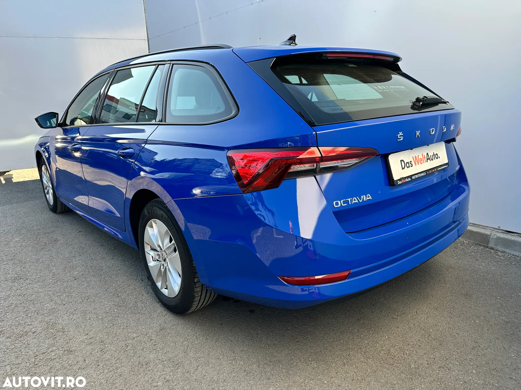 Skoda Octavia Combi 2.0 TDI DSG Ambition - 6