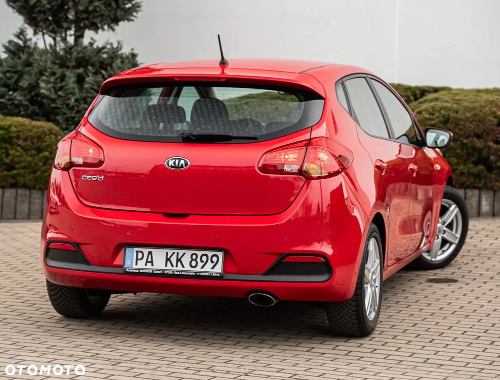 Kia Ceed - 12