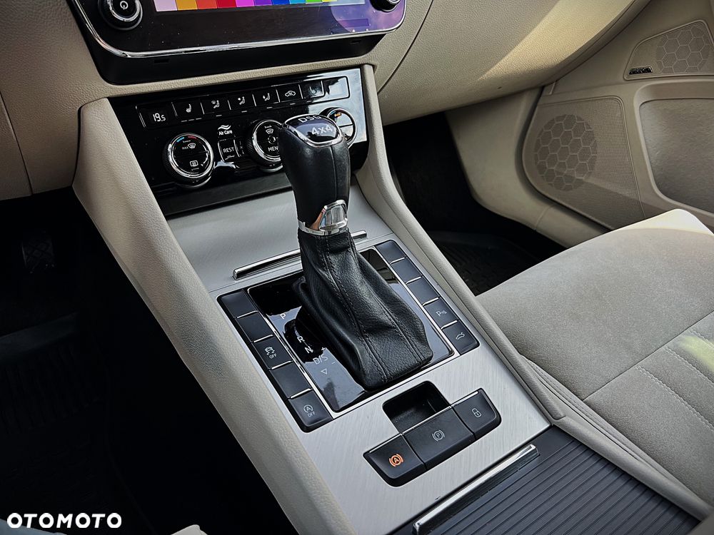 Skoda Superb 2.0 TSI 4x4 Style DSG - 25