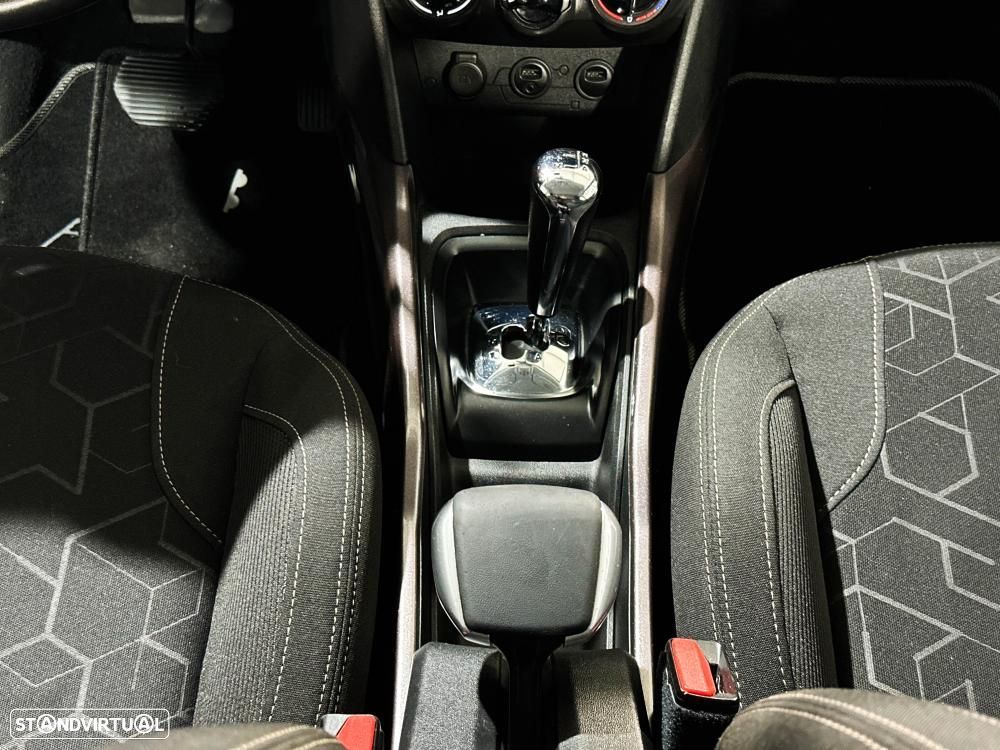 Peugeot 2008 1.6 e-HDi Allure 2-Tronic - 24