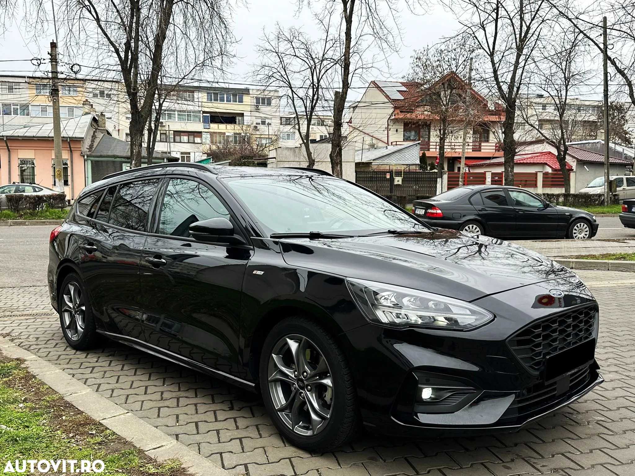 Ford Focus Turnier 1.0 EcoBoost Start-Stopp-System ST-LINE - 3