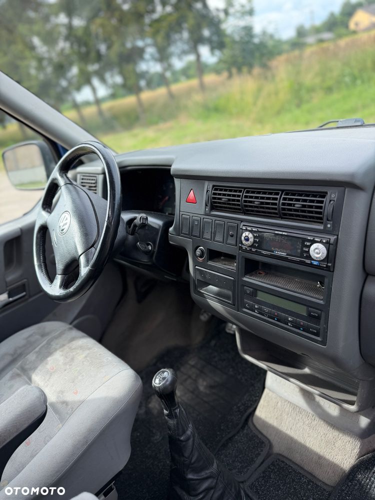Volkswagen Multivan - 27