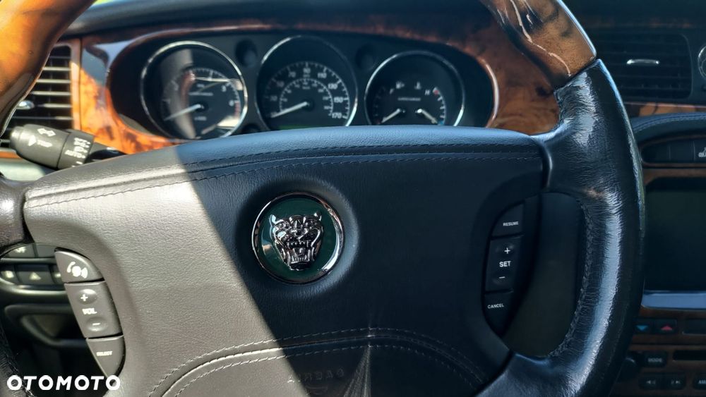 Jaguar XJR 4.2 - 16