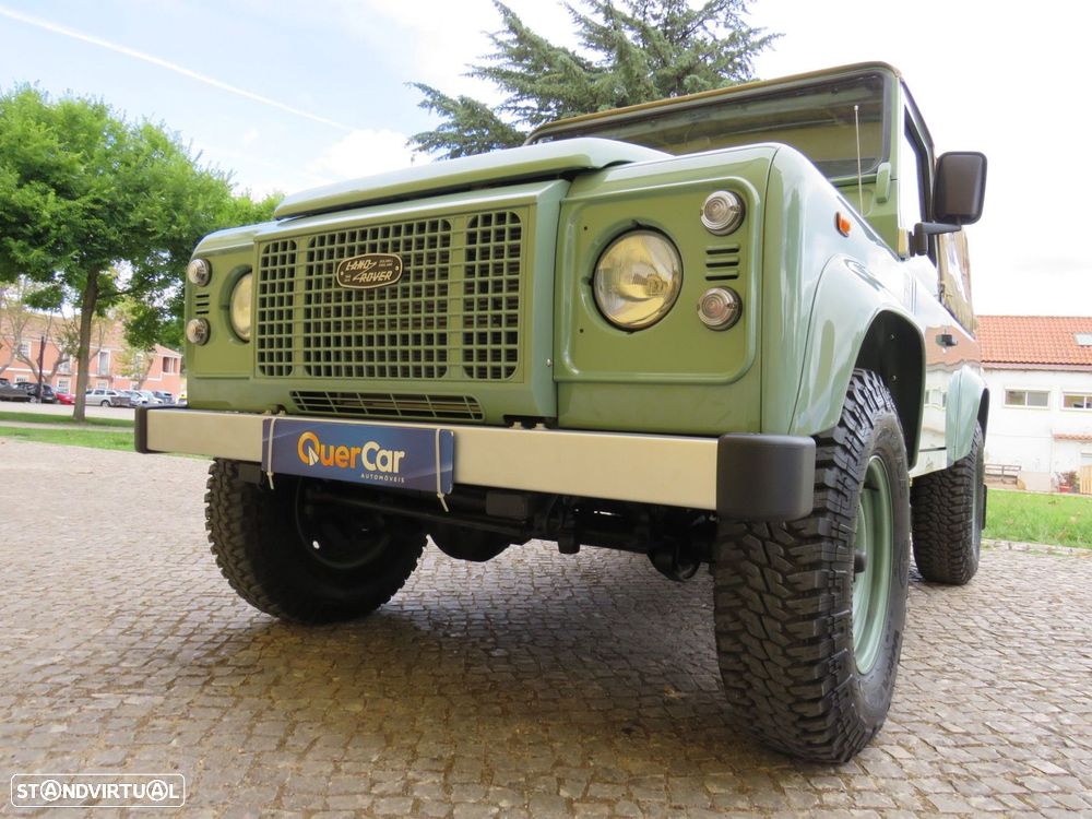 Land Rover Defender - 16