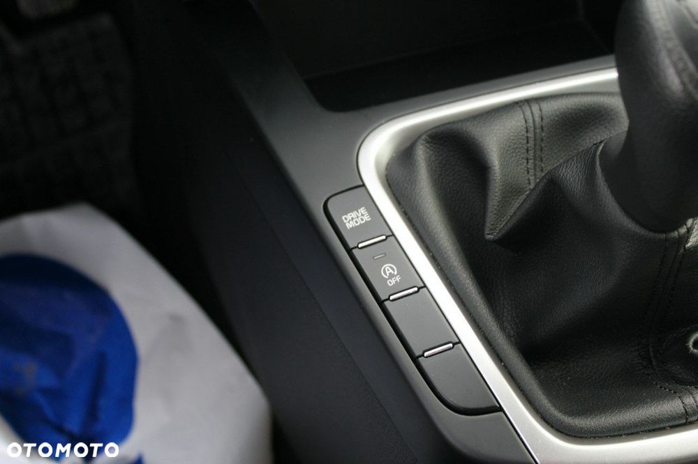 Kia Ceed - 24