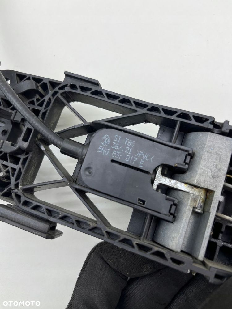 AUDI A3 8Y ZAMEK PRAWY PRZÓD KOMPLET 5N0837017E 5TB837016B - 7