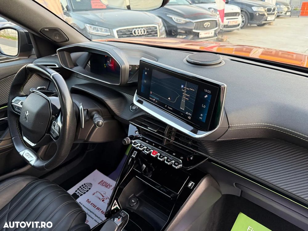 Peugeot 2008 1.2 L PureTech STT EAT8 GT - 24