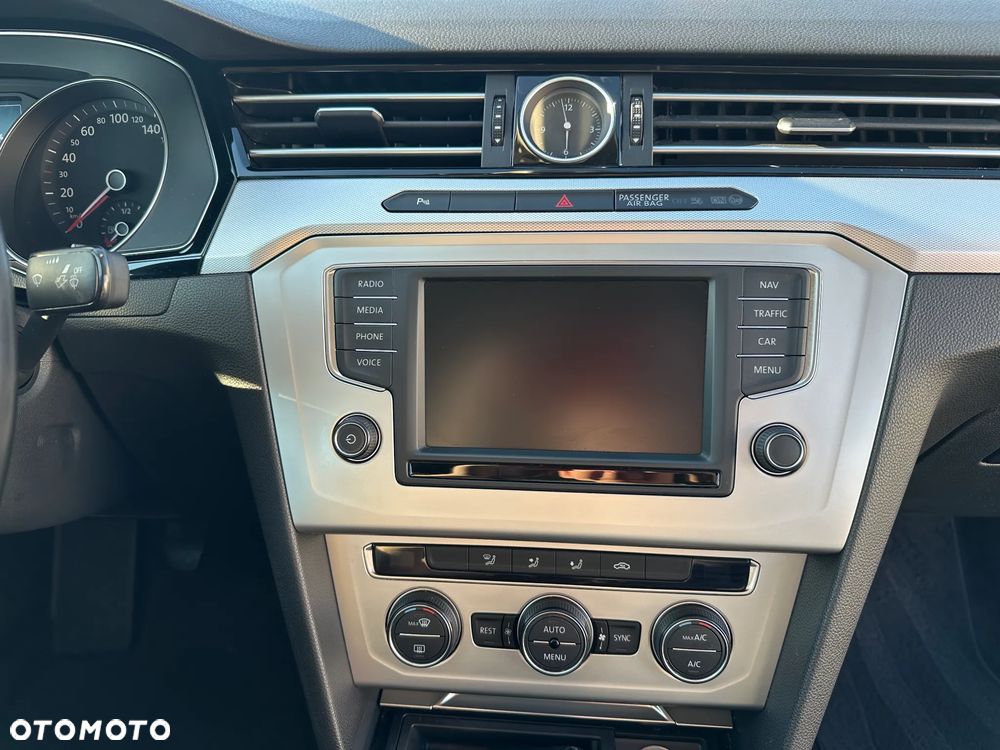 Volkswagen Passat 1.4 TSI BMT Comfortline - 14