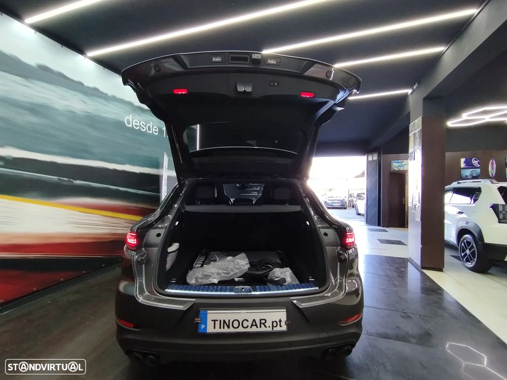 Porsche Cayenne Coupé E-Hybrid - 15