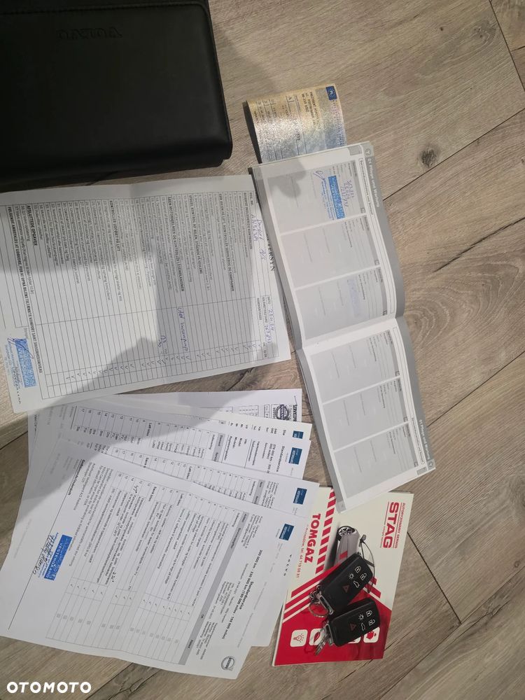 Volvo XC 70 3.2 AWD Momentum - 25