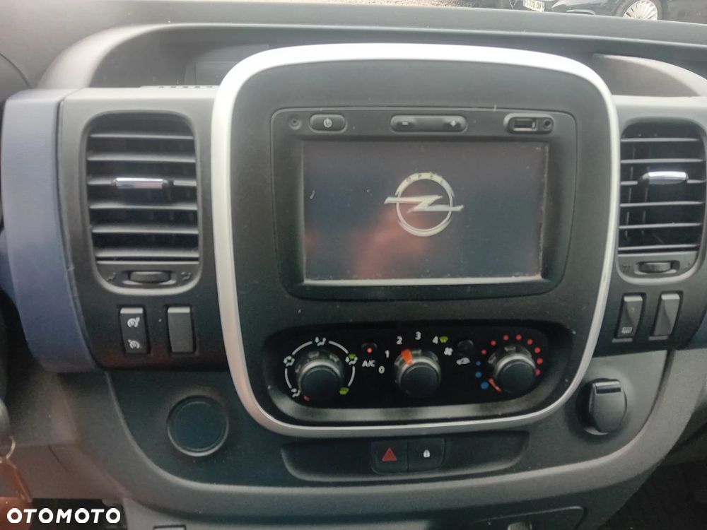 Opel Vivaro Brygadówka - 23