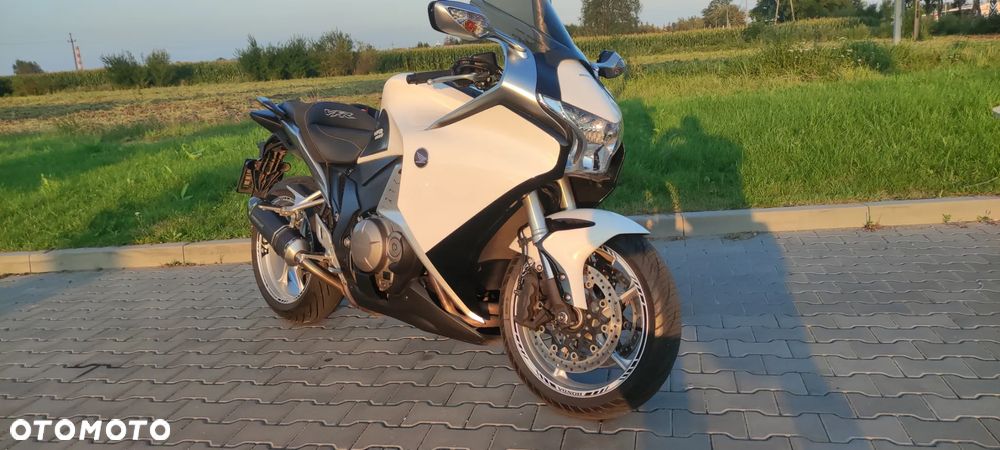 Honda VFR - 9