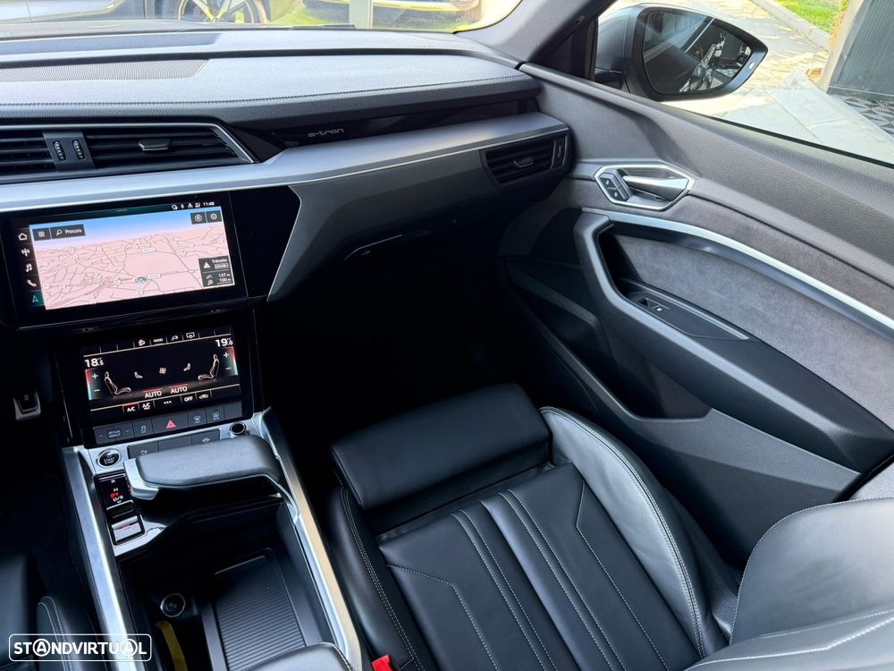 Audi Q8 e-Tron 50 quattro S line - 27