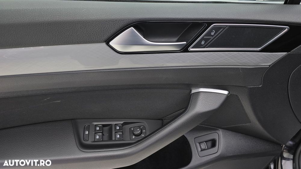 Volkswagen Passat 2.0 TDI DSG Comfortline - 11