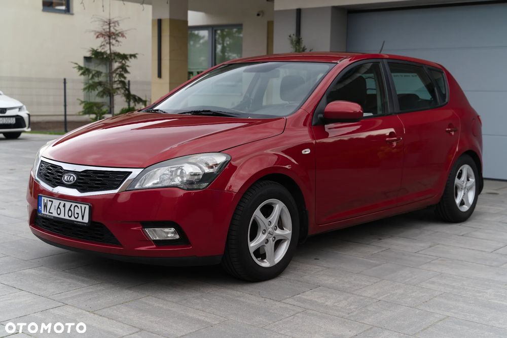 Kia Ceed 1.6 Crdi Comfort - 1