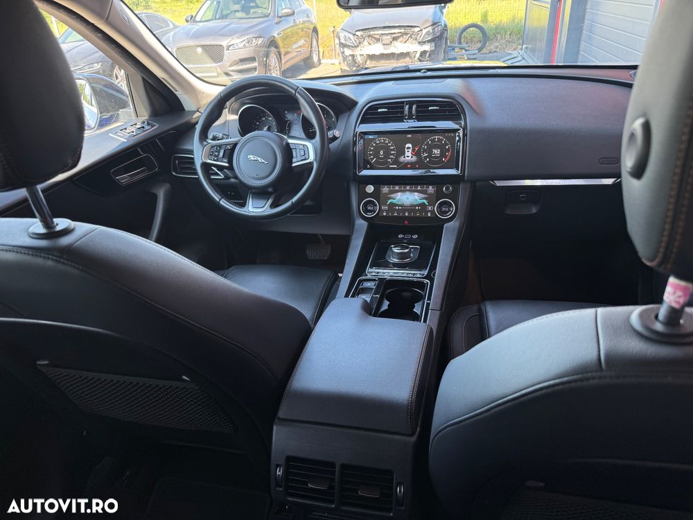 Jaguar F-Pace 20d AWD Aut. Prestige - 16