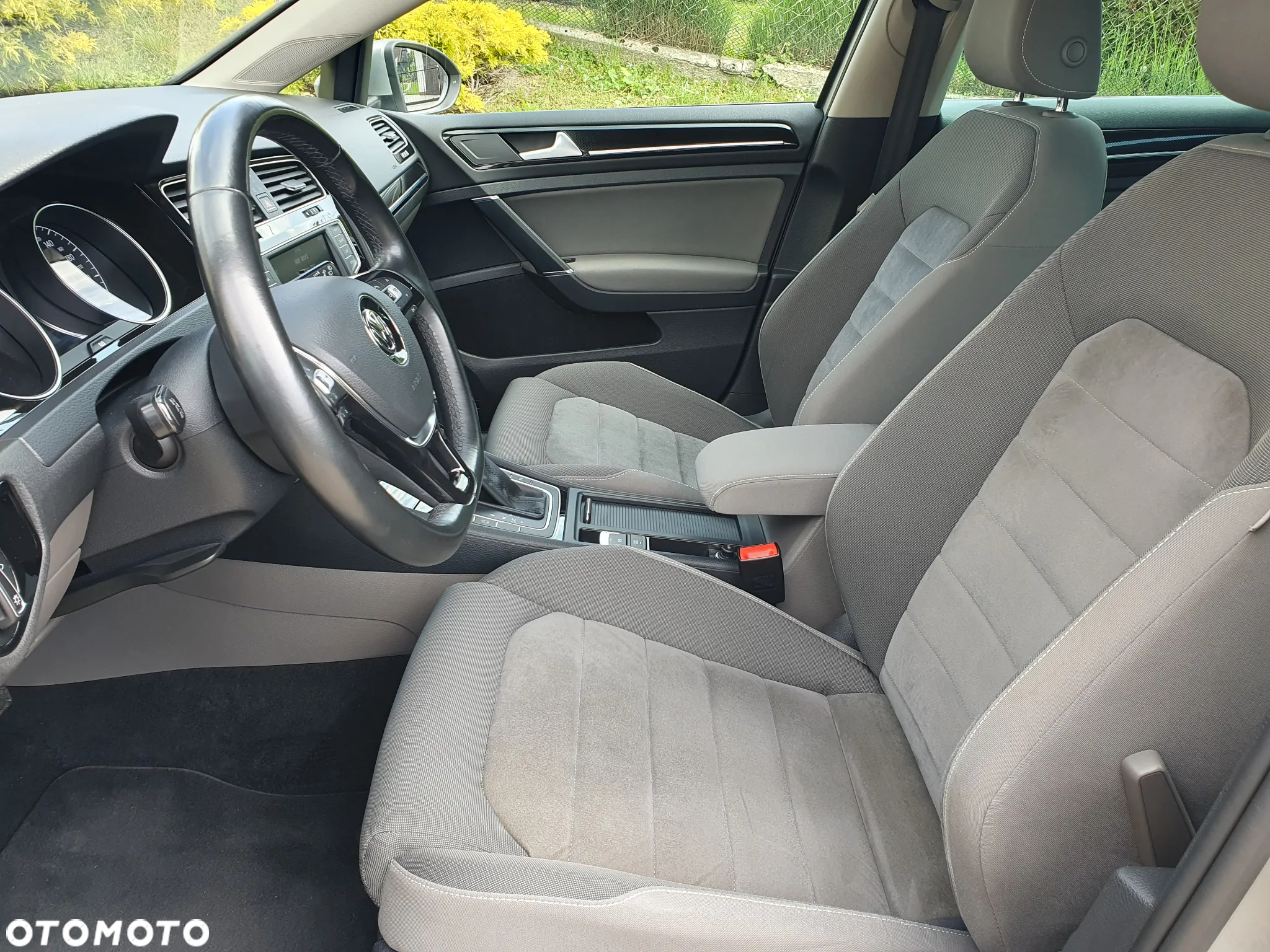 Volkswagen Golf 1.4 TSI BlueMotion Technology DSG Highline - 16