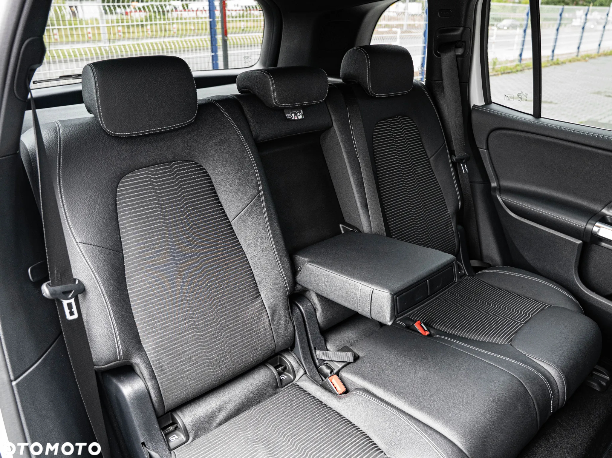 Mercedes-Benz GLB 200 d 8G-DCT Progressive Advanced - 27