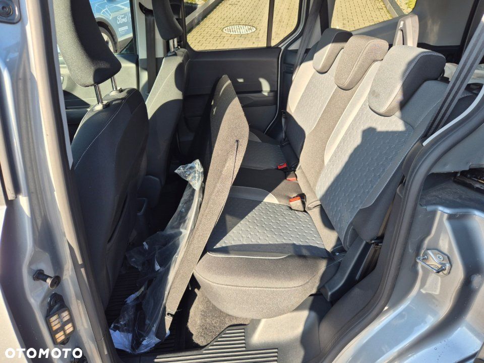 Ford Tourneo Courier - 13