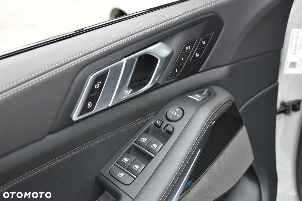 BMW X5 xDrive30d mHEV Individual Edition sport - 14