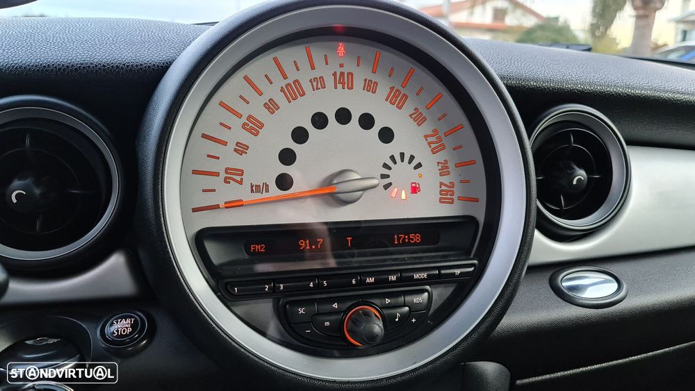 MINI 3 Portas Cooper D - 23