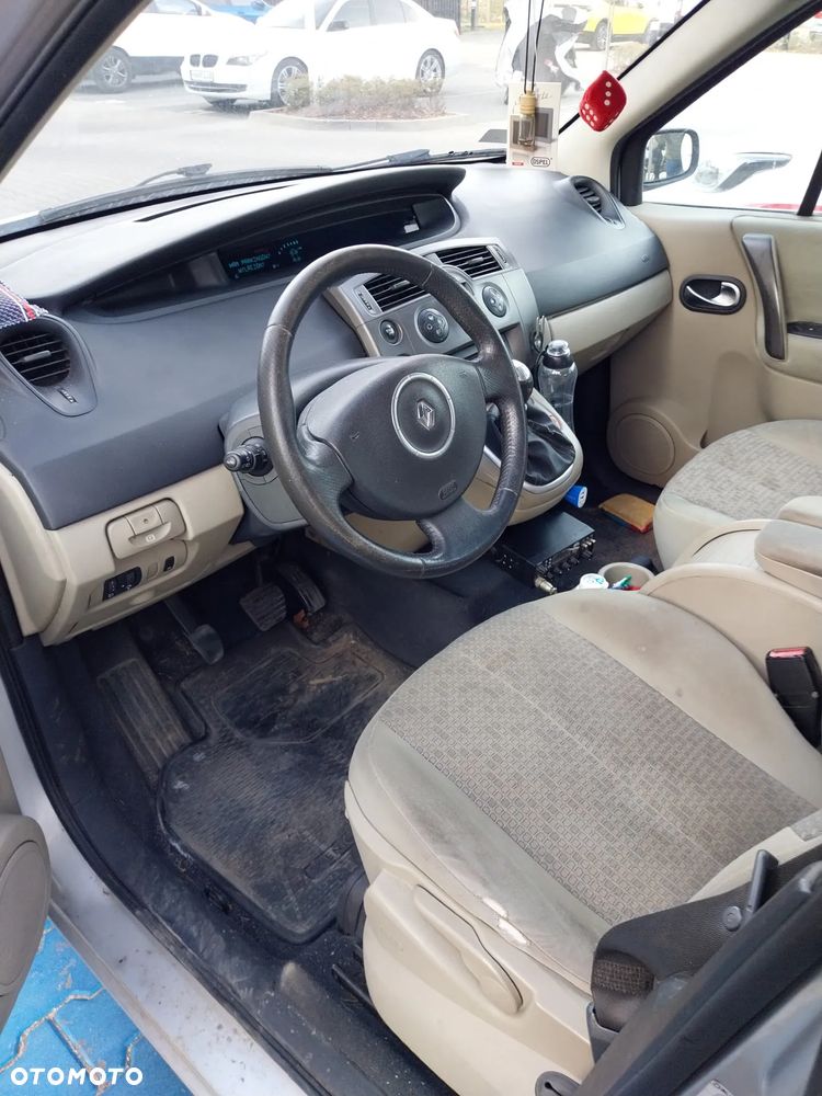 Renault Scenic 1.9 dCi Expression - 6