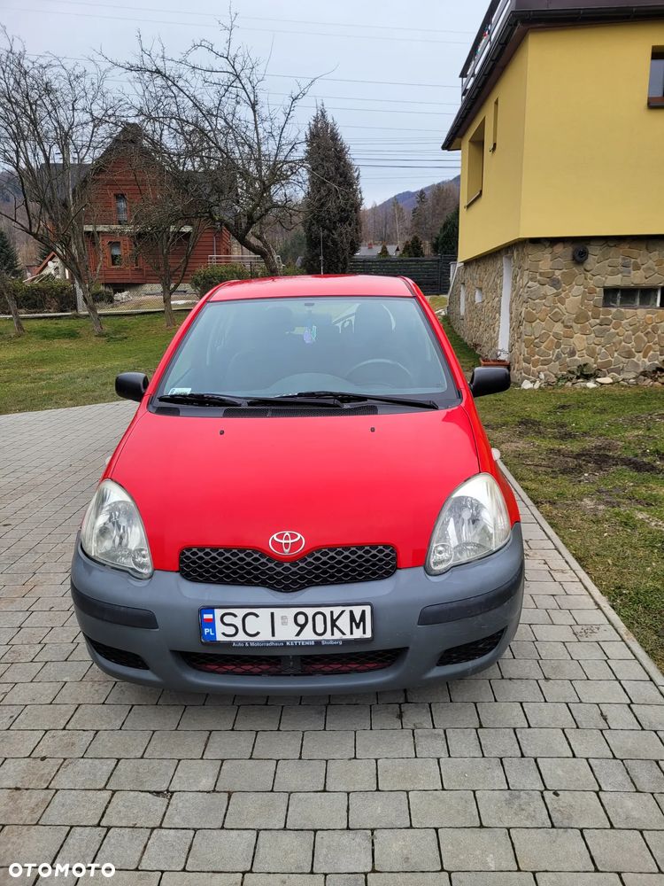 Toyota Yaris 1.0 Base - 1