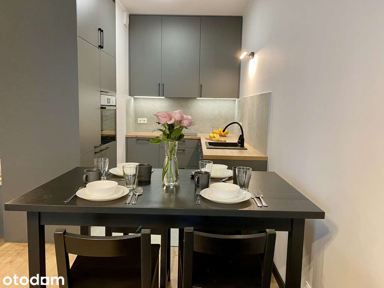 Komfortowy apartament 2-pokojowy z balkonem | Pierwsza Dzielnica |