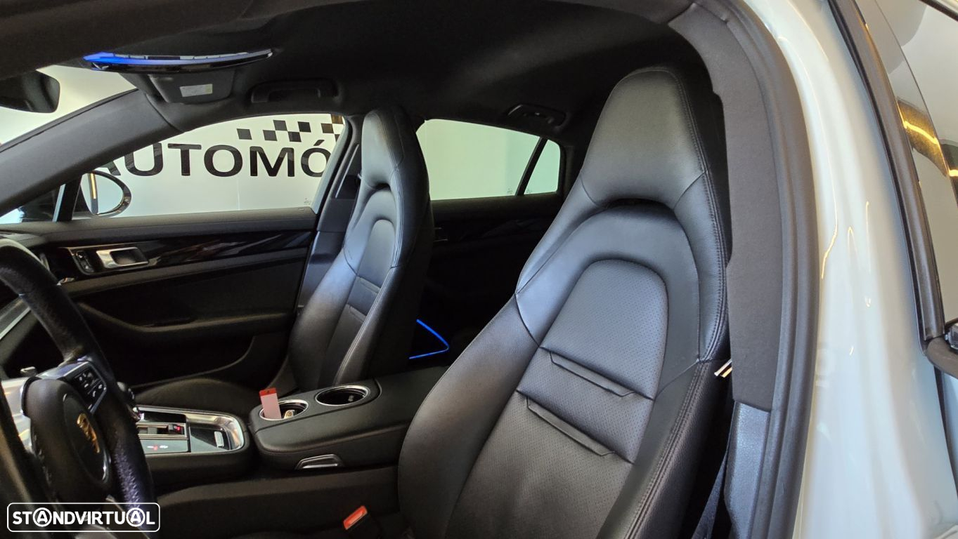Porsche Panamera 4 E-Hybrid - 33