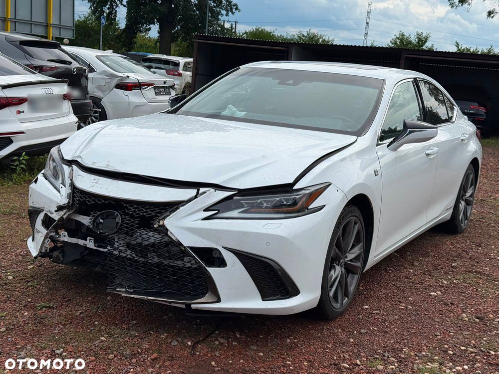 Lexus ES 300h F Sport Edition - 4