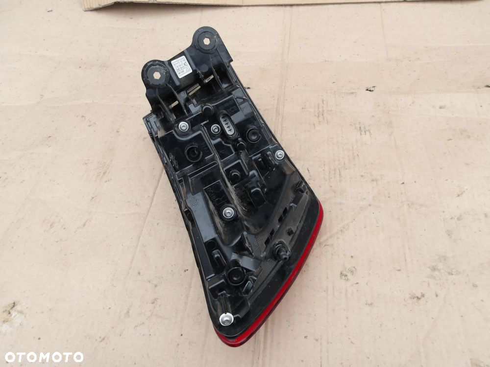 LAMPA PRAWY TYL LED AUDI A4 B9 KOMBI 8W9945092C - 10