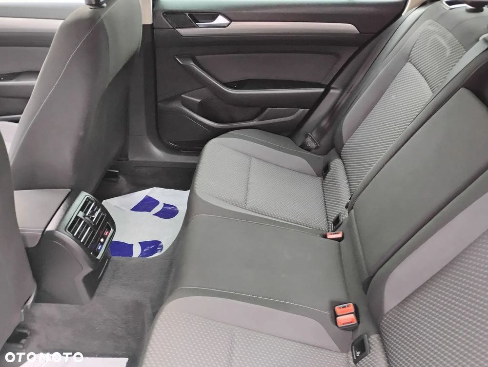 Volkswagen Passat Variant 1.4 TSI (BlueMotion Technology) Trendline - 16
