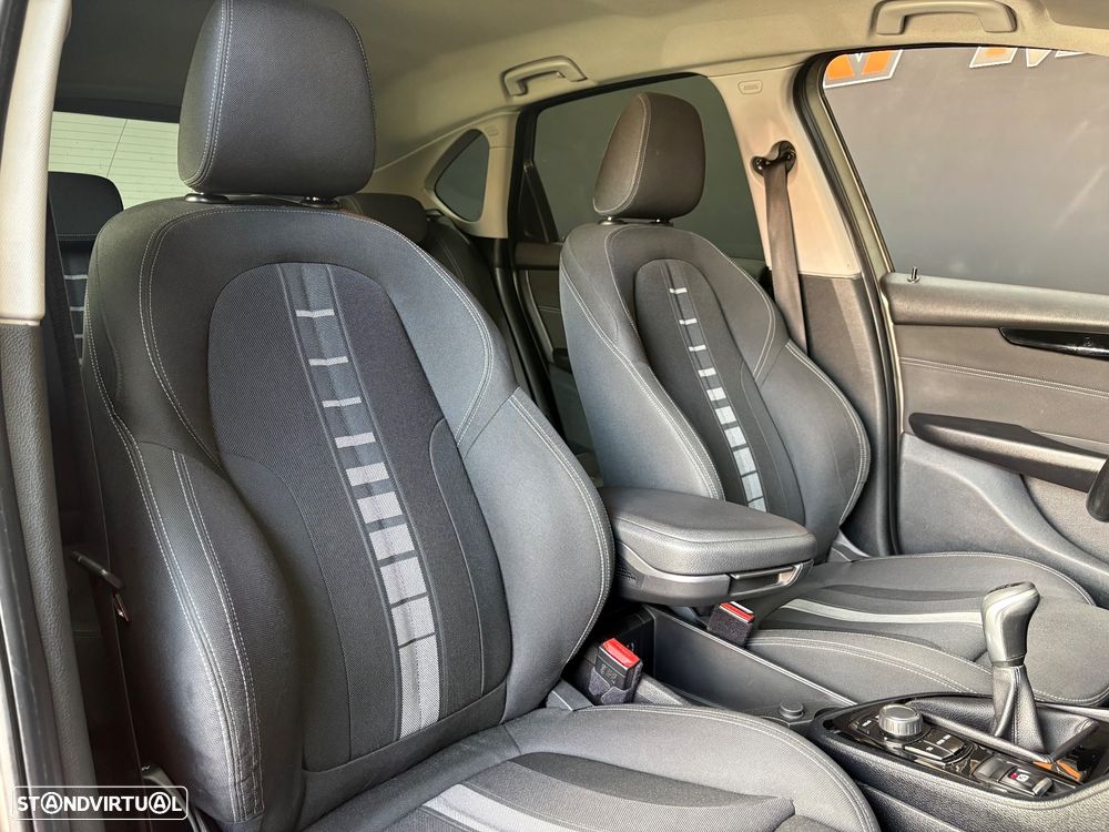 BMW 218 Active Tourer d Line Sport - 13