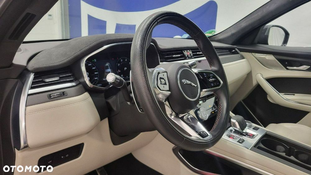 Jaguar F-Pace 5.0 V8 P550 AWD SVR - 13