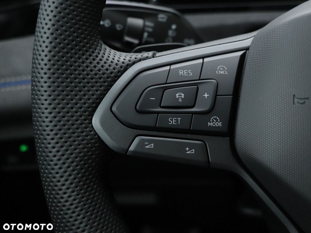 Volkswagen Tiguan - 12