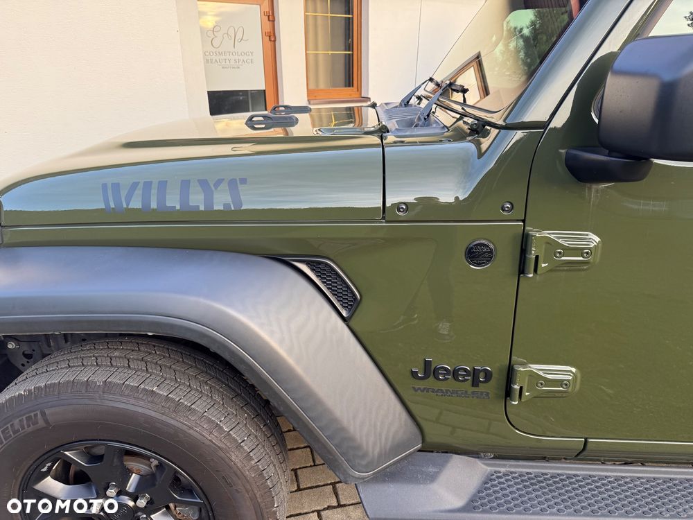Jeep Wrangler - 12
