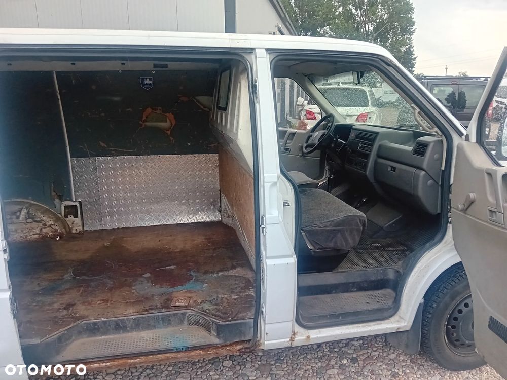 Volkswagen Transporter - 12