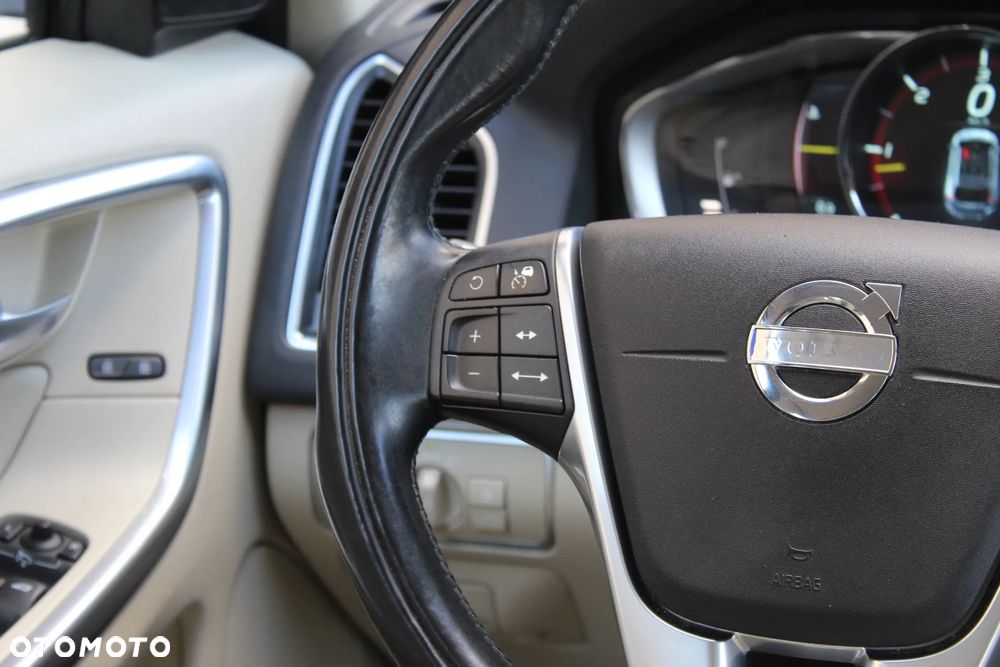 Volvo XC 60 D4 AWD R-Design Summum - 23