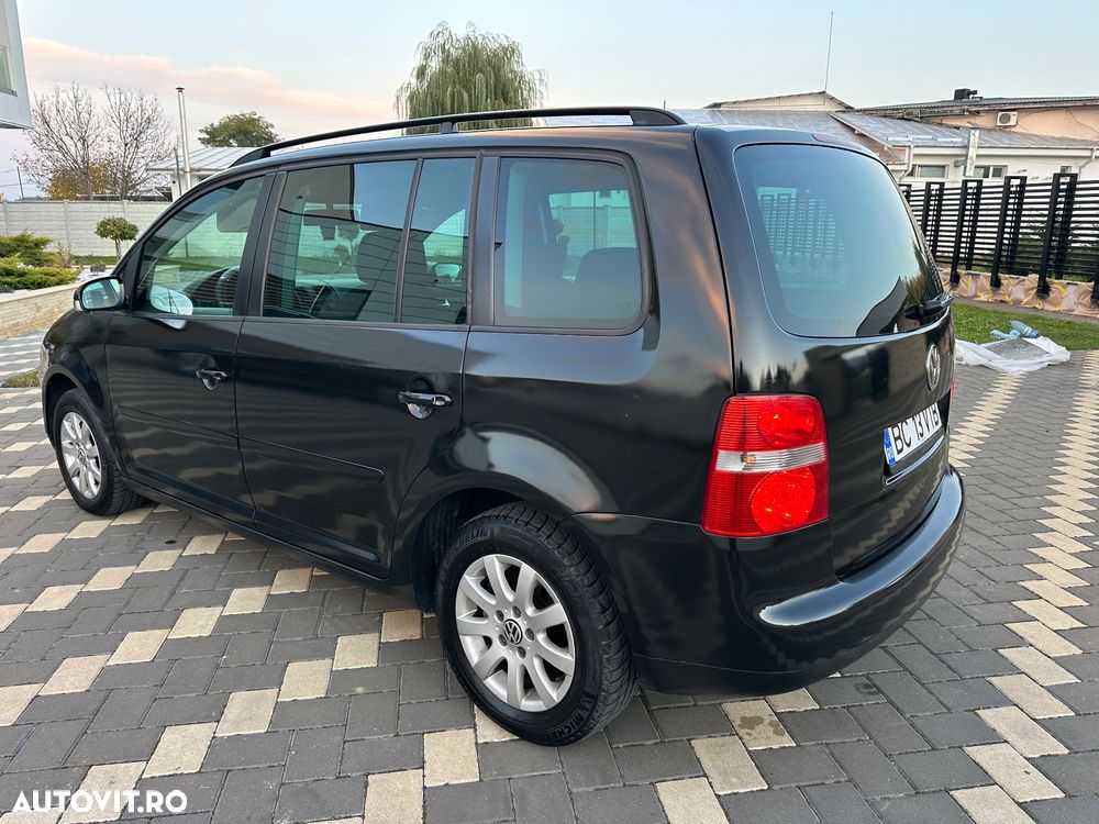 Volkswagen Touran - 4