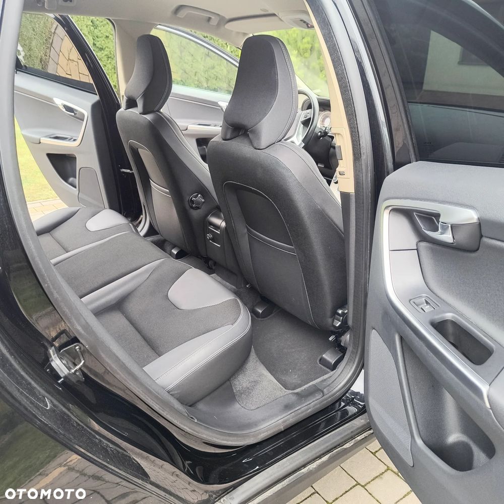 Volvo XC 60 DRIVe R Design - 7