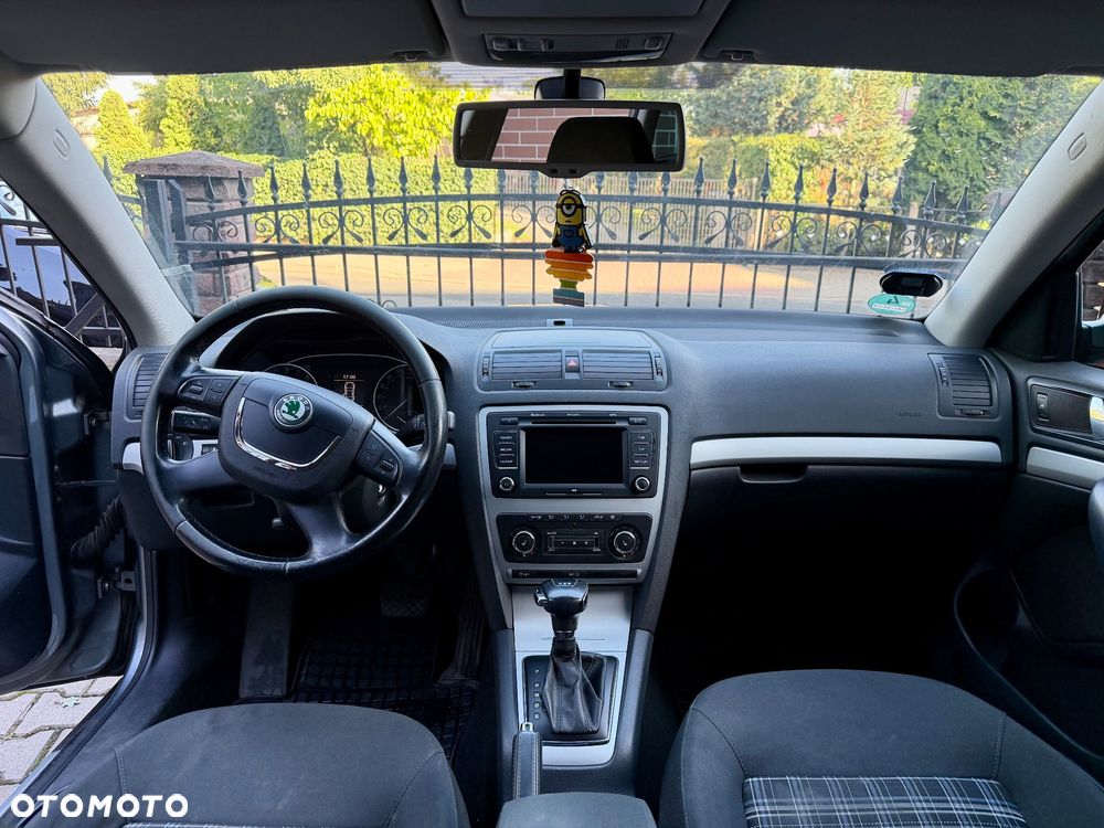 Skoda Octavia 1.6 TDI Elegance DSG - 10